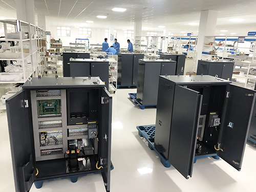 1716774159776713.jpg 配電柜生產組裝現場.jpg